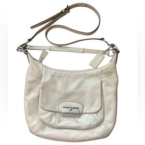 Coach Park Pebbled Leather Hobo Crossbody Bag Taupe Turnlock Flap Style 19303